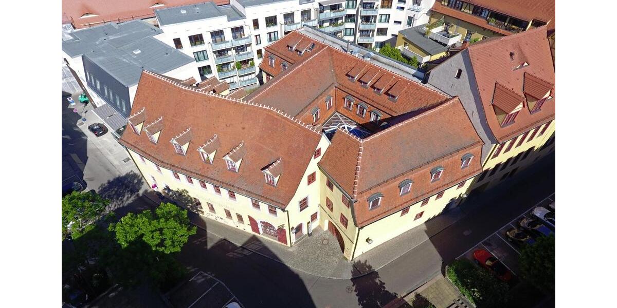 Dachgeschoßwohnung Halle (Saale) - 4 Zimmer, 106 m&sup2;, 848&euro; | Angebot:26131086