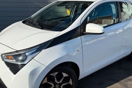 Toyota Aygo (X) 96.394 km 9.400 &euro; Neumünster 24536