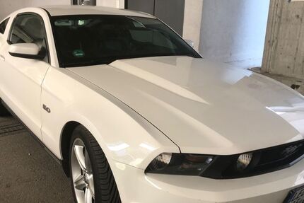 Ford Mustang 58.000 km 20.900 &euro; Leonberg 71229