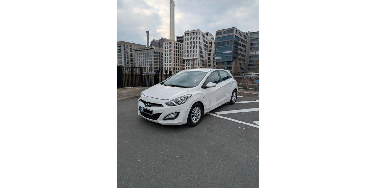 Hyundai i30 149.000 km 5.949 &euro; Frankfurt am Main 60327
