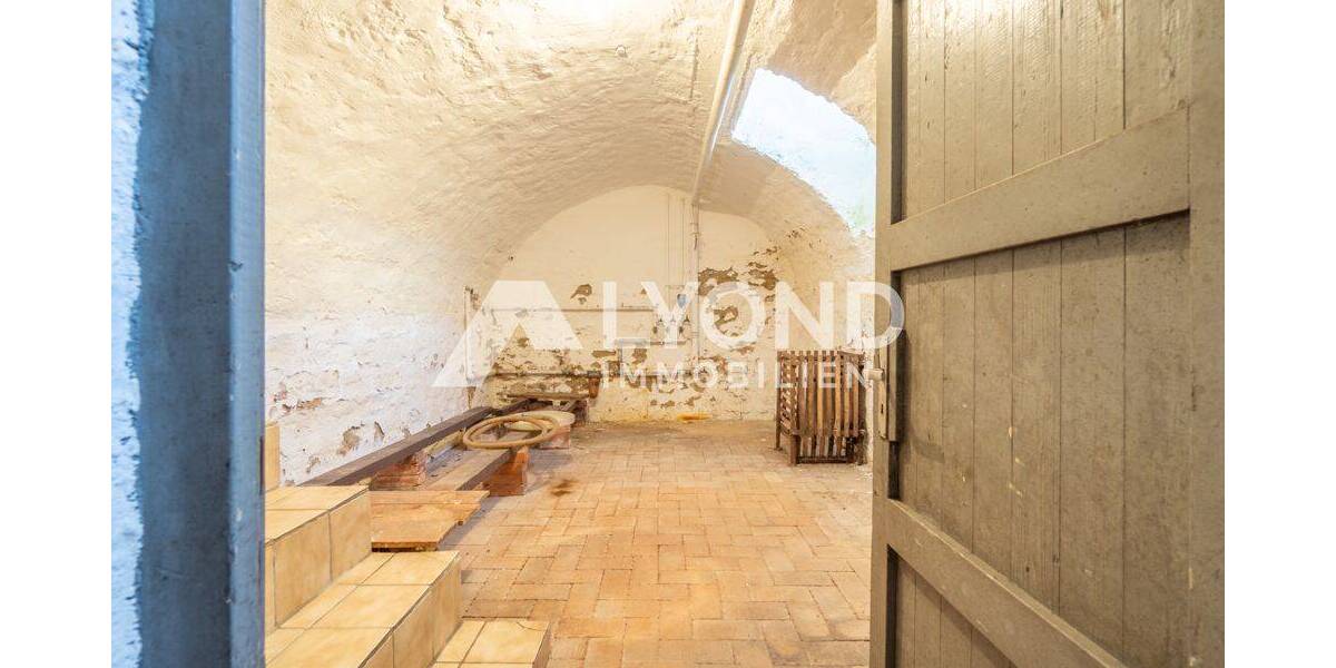 Mehrfamilienhaus, Wohnhaus Sachsenheim Kleinsachsenheim - 1 Zimmer, 210 m&sup2;, 675.000&euro; | Angebot:26874872