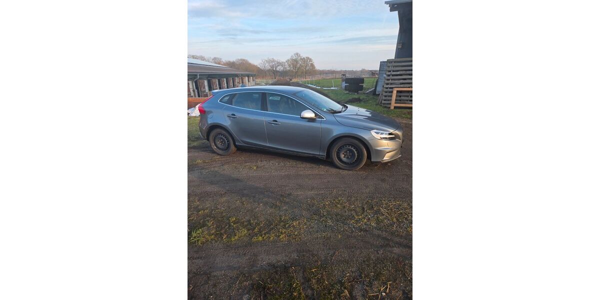 Volvo V40 103.000 km 16.500 &euro; Gnarrenburg 27442