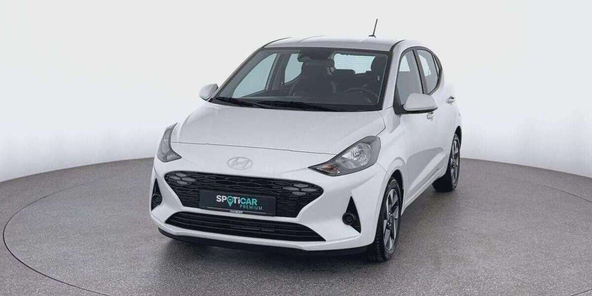 Hyundai i10 1.606 km 17.470 &euro; Uslar 37170