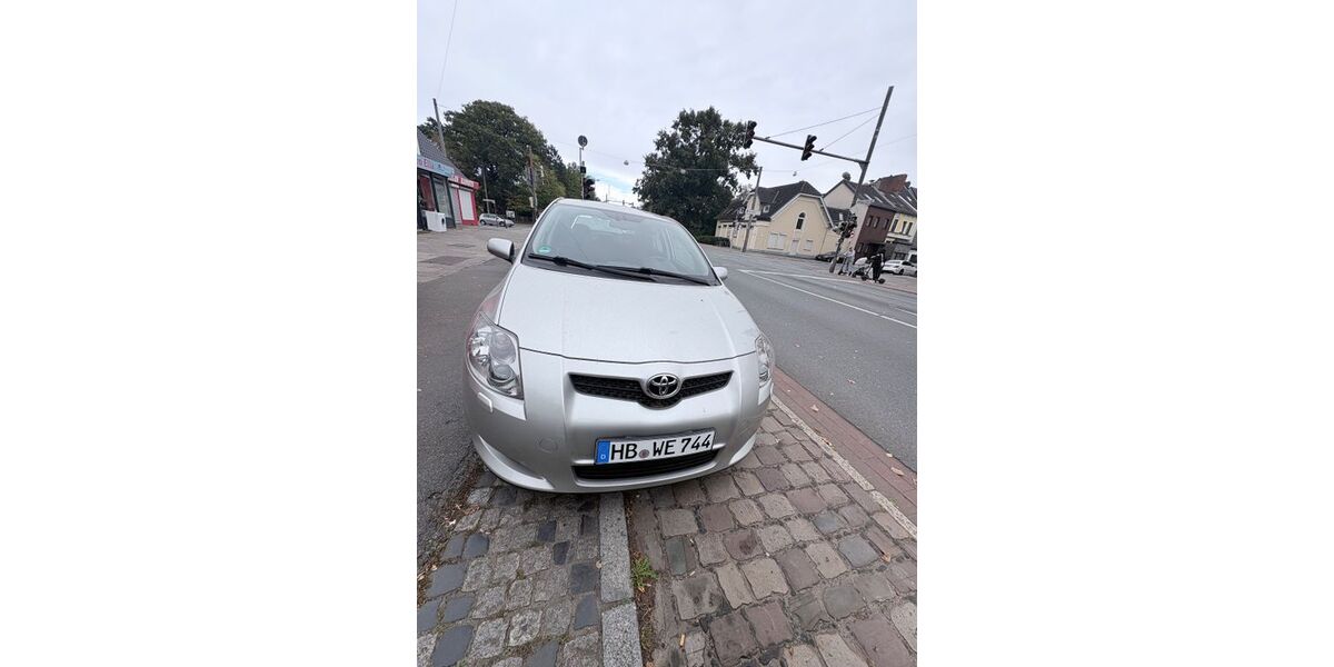 Toyota Auris 177.000 km 2.800 &euro; Bremen 28759