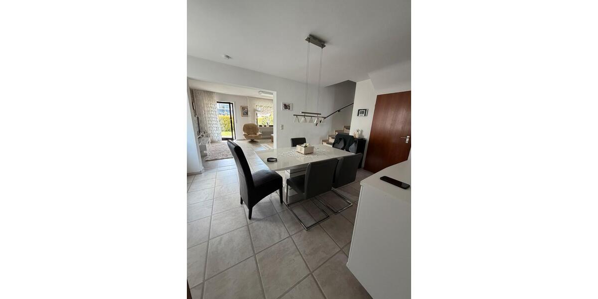 Reihenhaus Günzburg - 5 Zimmer, 140 m&sup2;, 1.500&euro; | Angebot:26062485