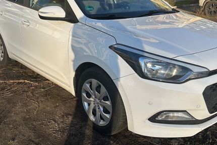 Hyundai i20 102.000 km 6.900 &euro; Berlin 12437