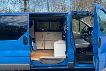 Opel Vivaro 157.868 km 9.500 &euro; Köln 50825