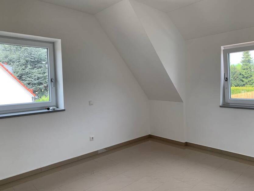 KNIPFER`S ImmobilieNSCHÄTZE - Elegante DachWohnung in sehr ruhiger Wohnlage zur Miete!