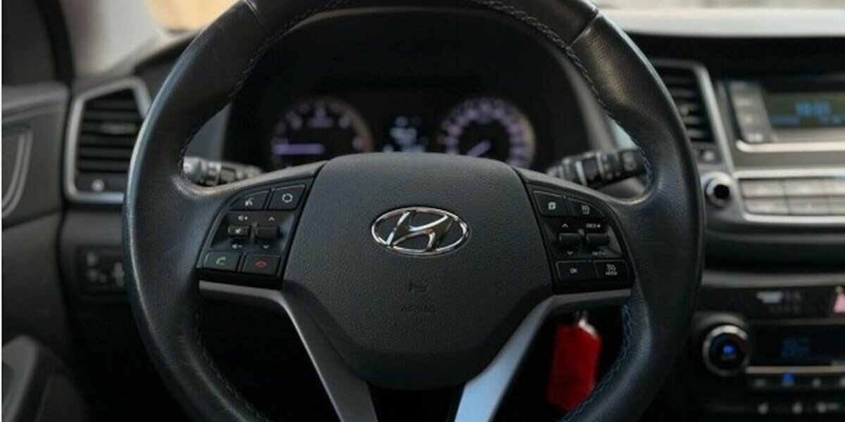 Hyundai Tucson blue 2WD 1. Hand 120.000 km 12.890 &euro; Neckarsulm 74172