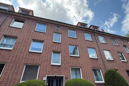 Gut geschnittene 2,5 Zimmerwohnung mit Balkon in Fuhlsbüttel