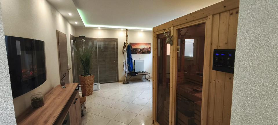 Einfamilienhaus Neuenstadt am Kocher - 8 Zimmer, 215 m&sup2;, 749.000&euro; | Angebot:27126039