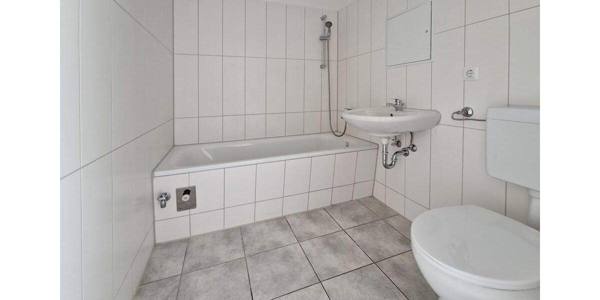 Etagenwohnung Neubrandenburg Datzeberg - 3 Zimmer, 69 m&sup2;, 208&euro; | Angebot:26661622