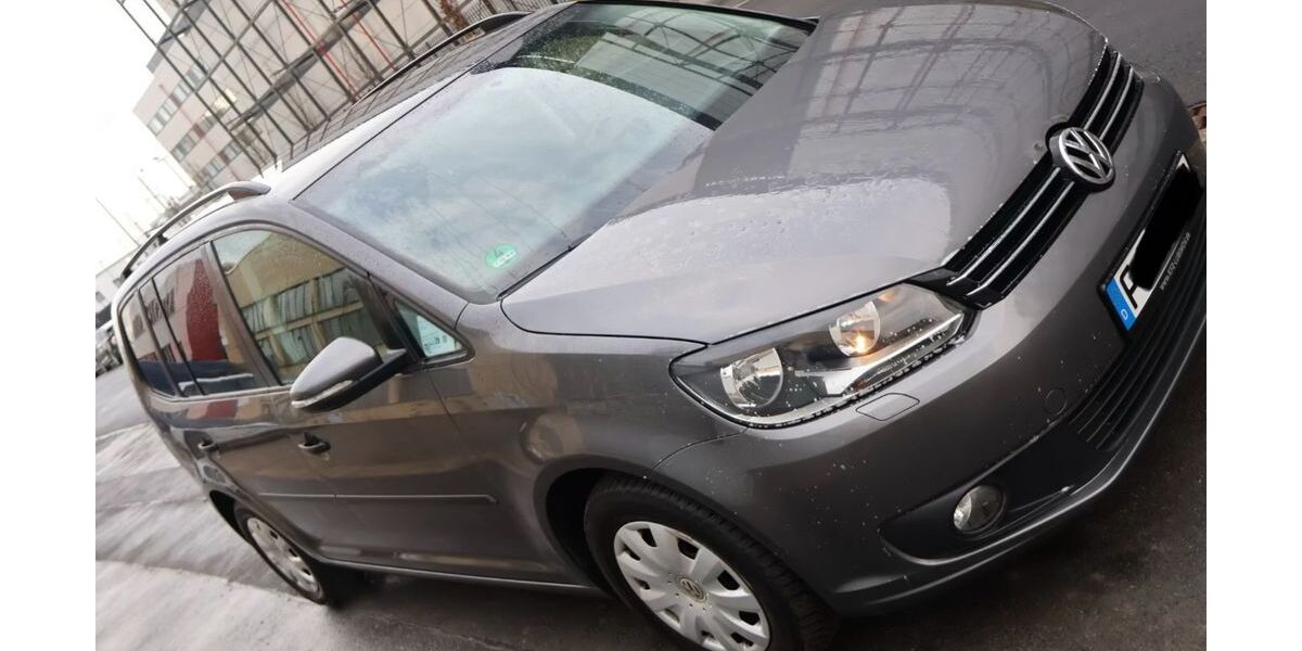 VW Touran 211.741 km 5.500 &euro; Frankfurt am Main 60388