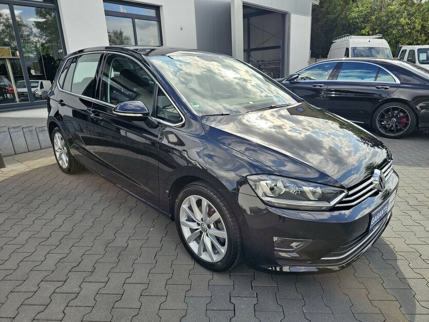 VW Golf Sportsvan 1.4 TSI Highline LEDER NAVI AHK 105.050 km 14.490 € Löhne 32584