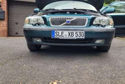 Volvo V70 242.000 km 2.500 € Hellenthal 53940
