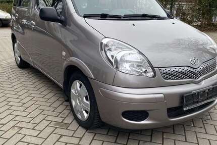 Toyota Yaris 39.000 km 5.299 &euro; Kiel 24107