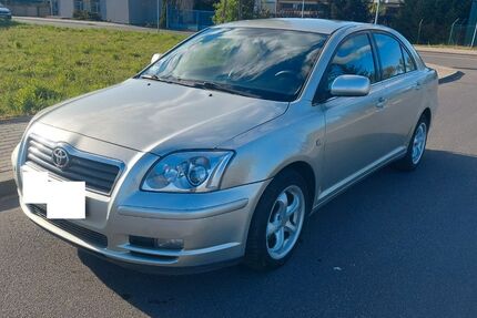 Toyota Avensis 130.500 km 2.350 &euro; berlin 13403