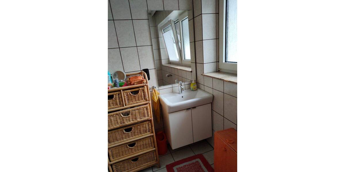 Etagenwohnung Holzheim - 5 Zimmer, 120 m&sup2;, 1.350&euro; | Angebot:26840382