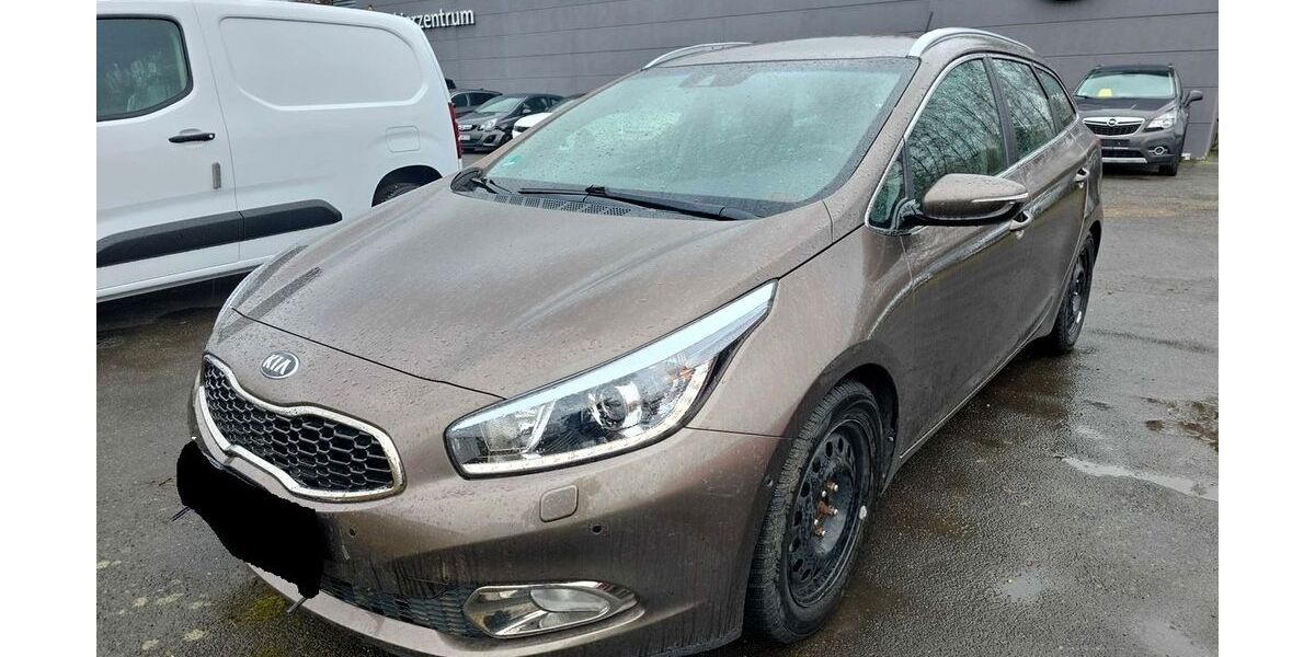 Kia ceed Sportswagon 71.000 km 10.990 &euro; Stuttgart 70567