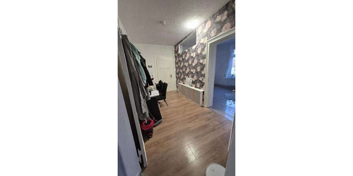 Etagenwohnung Bitterfeld-Wolfen Wolfen - 4 Zimmer, 107 m&sup2;, 1.200&euro; | Angebot:26025267