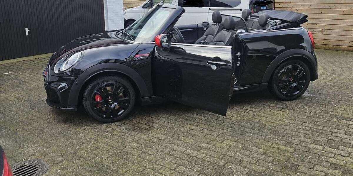 Mini John Cooper Works Cabrio 22.100 km 36.499 &euro; Husum, Stadt 25813