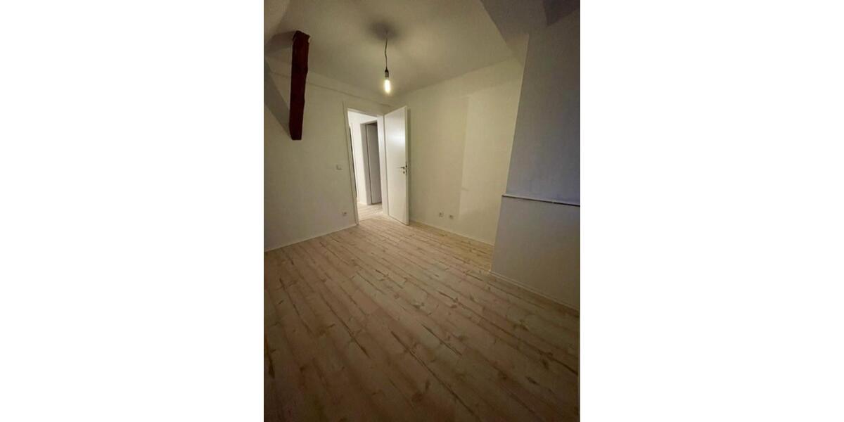 Dachgeschoßwohnung Bad Königshofen im Grabfeld - 4 Zimmer, 80 m&sup2;, 650&euro; | Angebot:24627924