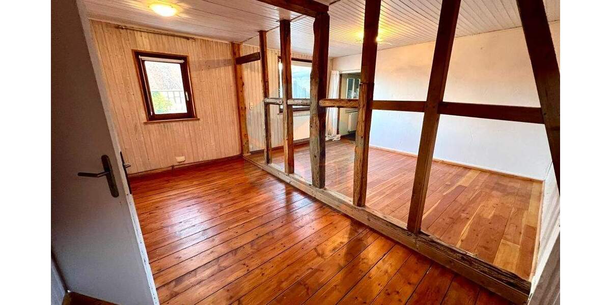 Einfamilienhaus Butzbach / Hoch-Weisel Hoch-Weisel - 5 Zimmer, 129 m&sup2;, 179.000&euro; | Angebot:25385969