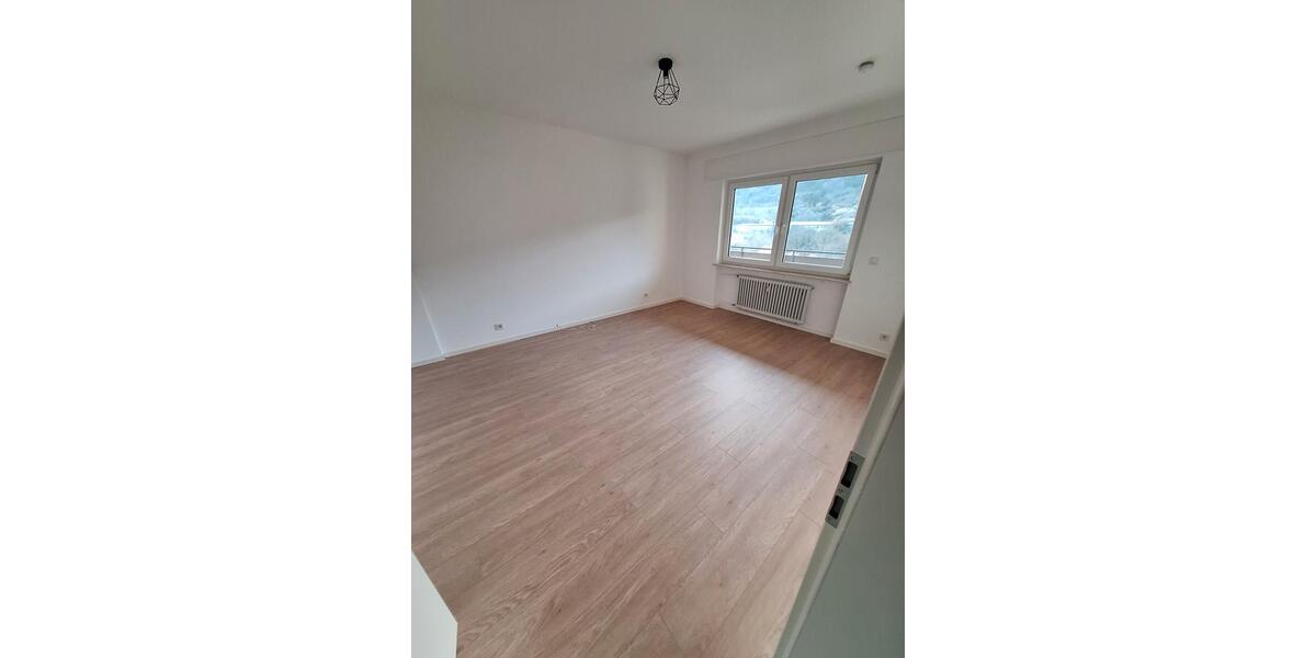 Etagenwohnung Merzig - 4 Zimmer, 110 m&sup2;, 690&euro; | Angebot:26197357