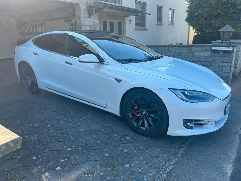 Tesla Model S 199.000 km 19.999 € Kleinostheim 63801