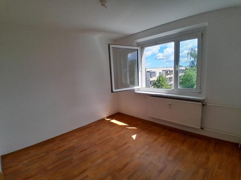 [ID70] 3-Raum, Küche, Stellplatz, ab sofort