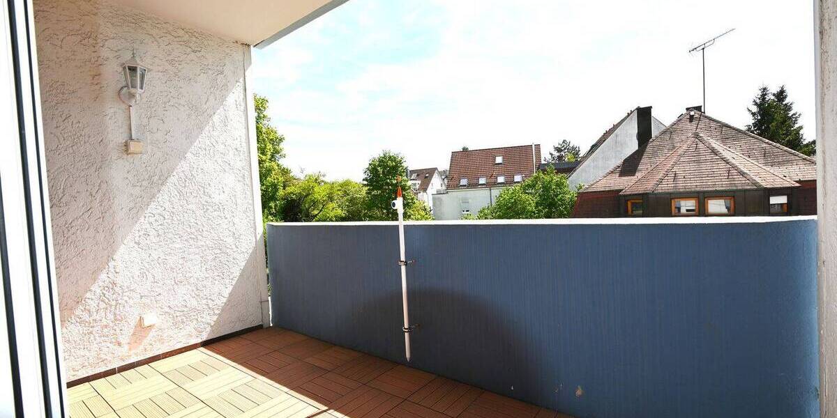 Lichtdurchflutet & gepflegt: 2-Zimmer-Wohnung mit Balkon & EBK - Etagenwohnung Böblingen | Angebot:26347789