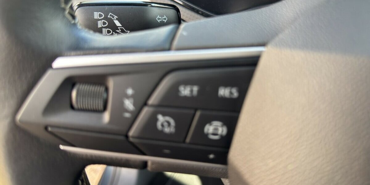 Seat Arona Style *DSG/Navi/LED/PDC/Tempomat/Alu* 4.372 km 20.990 &euro; Bamberg 96052