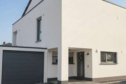 Haus Nörvenich - 4 Zimmer, 125 m&sup2;, 1.750&euro; | Angebot:25519838