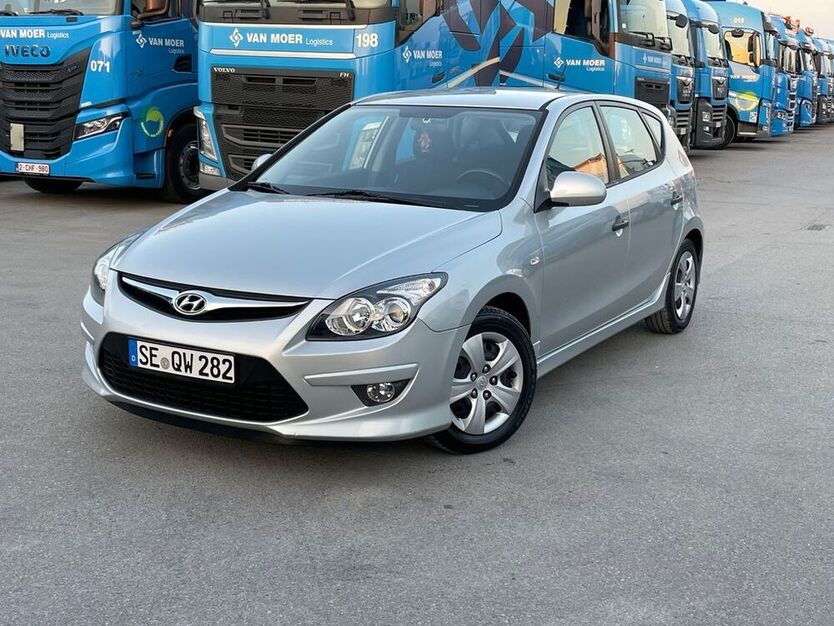 i30