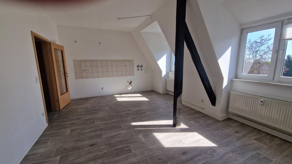 Dachgeschoßwohnung Dessau-Roßlau Brambach - 2 Zimmer, 42 m&sup2;, 250&euro; | Angebot:26368735