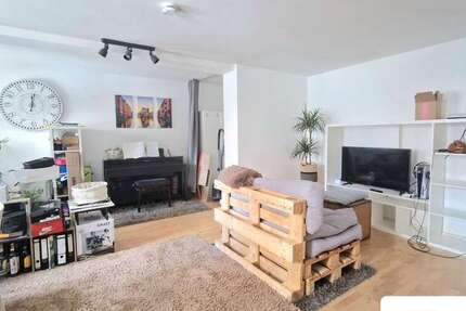Wohnung Stuttgart Stuttgart-West - 2.5 Zimmer, 75 m&sup2;, 825&euro; | Angebot:26907347