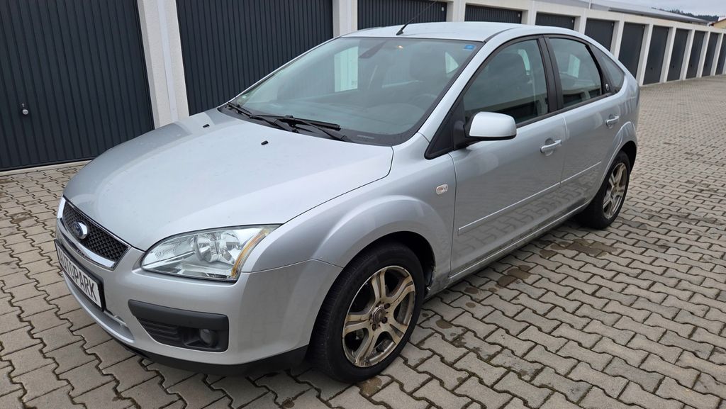 Ford Focus 192.000 km 2.350 &euro; Küps 96328