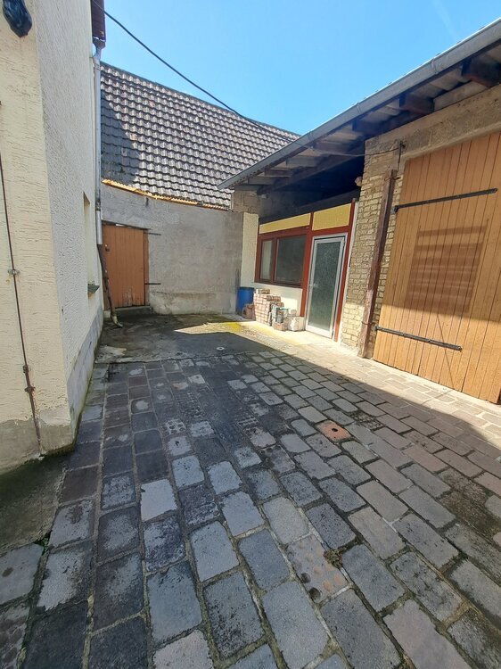 Flörsheim-OT, EFH + Nebengeb. 9 zimmer