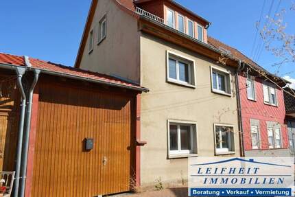 Doppelhaushälfte mit Zufahrt und Garten 5 zimmer