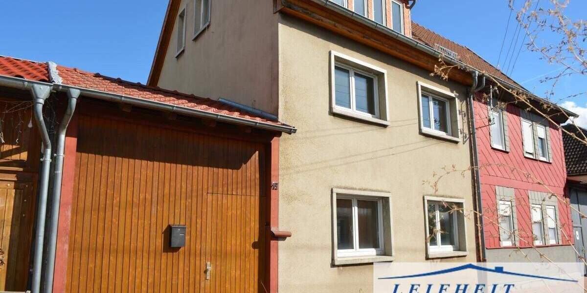 Doppelhaushälfte mit Zufahrt und Garten 5 zimmer