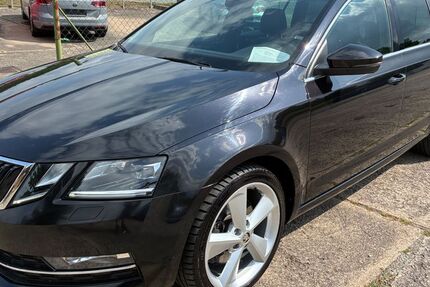 Skoda Octavia 89.000 km 17.990 &euro; Bad Blankenburg 07422