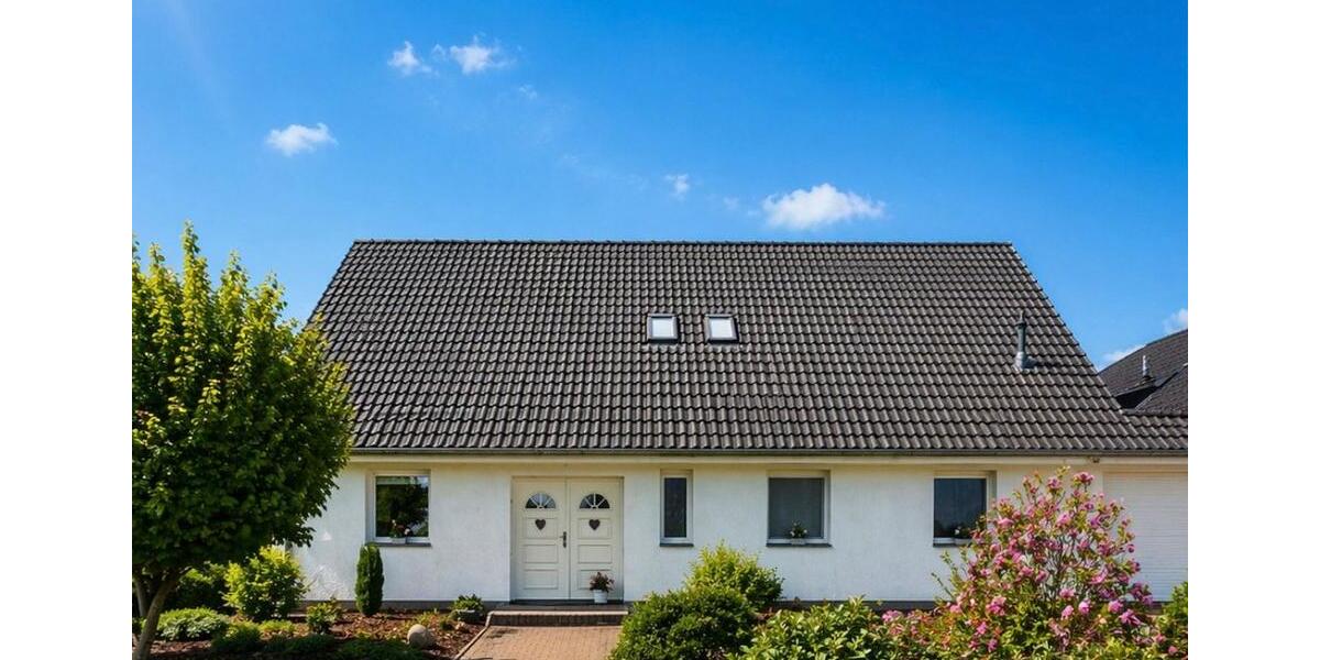 Einfamilienhaus Brackel - 7 Zimmer, 220 m&sup2;, 599.000&euro; | Angebot:26987163