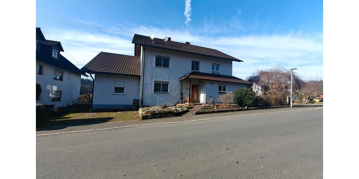 Etagenwohnung Wertheim - 4 Zimmer, 100 m&sup2;, 900&euro; | Angebot:25540142
