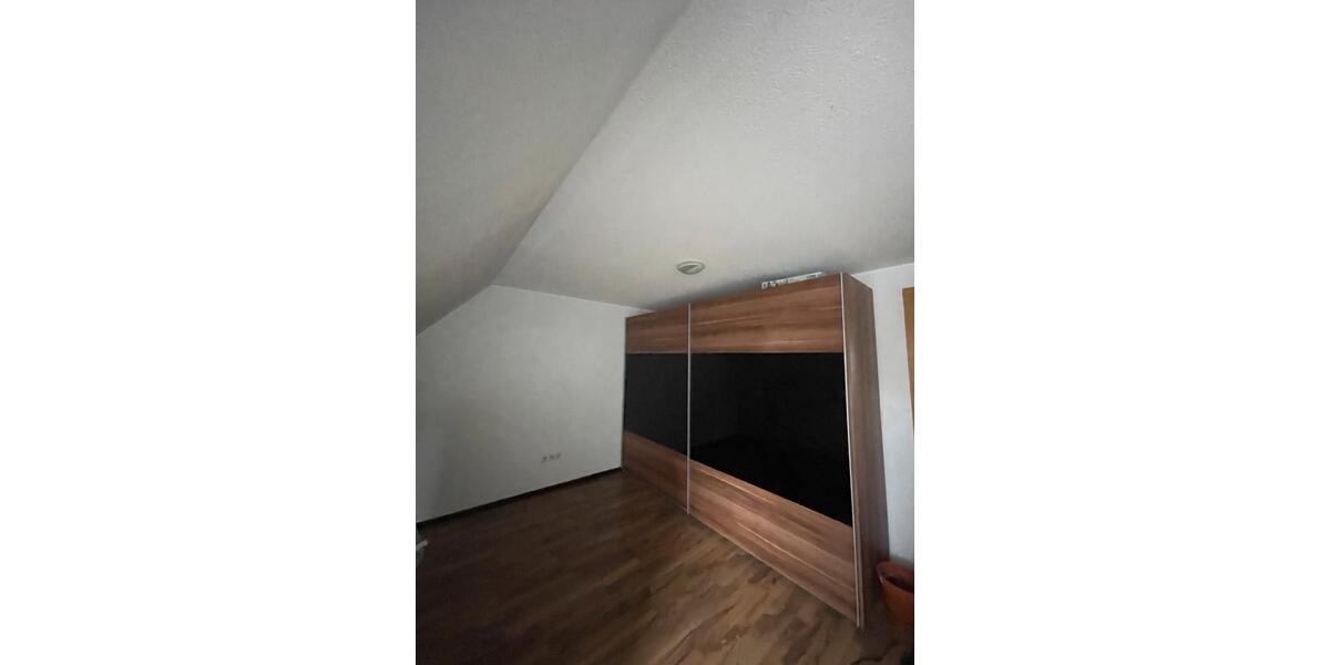 Dachgeschoßwohnung Haßfurt - 3 Zimmer, 120 m&sup2;, 800&euro; | Angebot:25449945