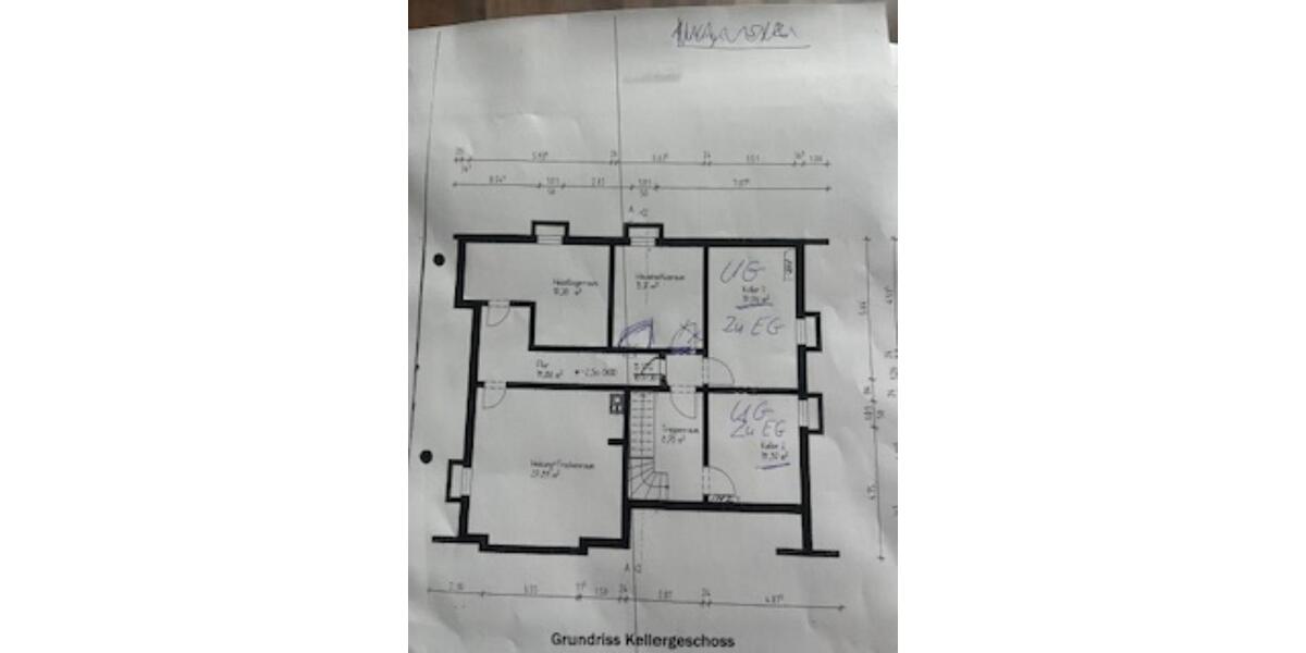 Erdgeschoß 3 Zimmer mit Wohnküche und Speis 122 qm + 2 UG-R 3 zimmer