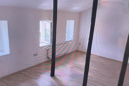 Wohnung Sondershausen - 1 Zimmer, 90 m&sup2;, 600&euro; | Angebot:25550355