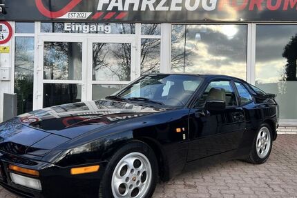 Porsche 944