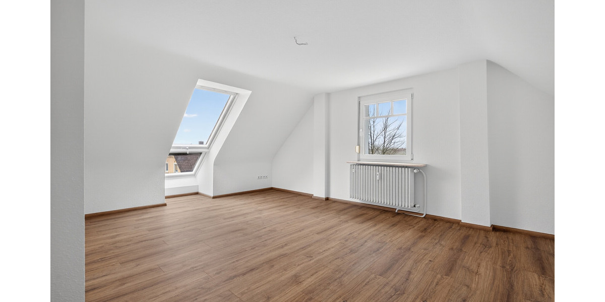 Seltene Gelegenheit: Gepflegtes Zweifamilienhaus mit viel Platz, Ruhe und Entwicklungspotential - Zweifamilienhaus Rastatt / Niederbühl Niederbühl | Angebot:25217381