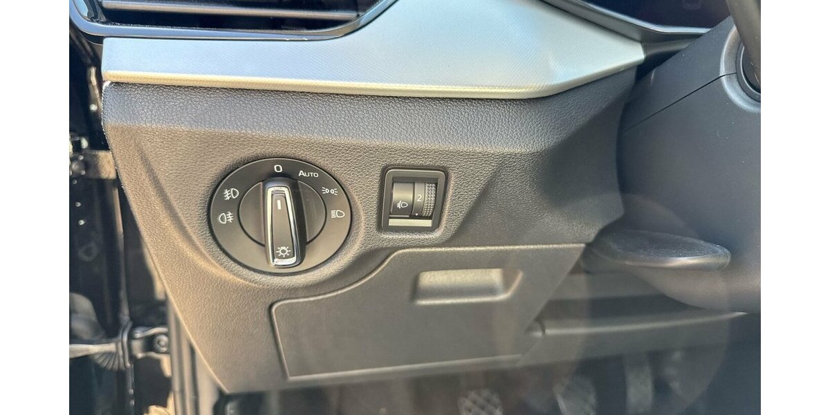 Skoda Scala TSi Clever * LED/Navi-Amundsen/virt.Cockpit/ 27.272 km 17.490 &euro; Bamberg 96052