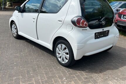 Toyota Aygo (X) 87.341 km 4.599 &euro; Homburg 66424